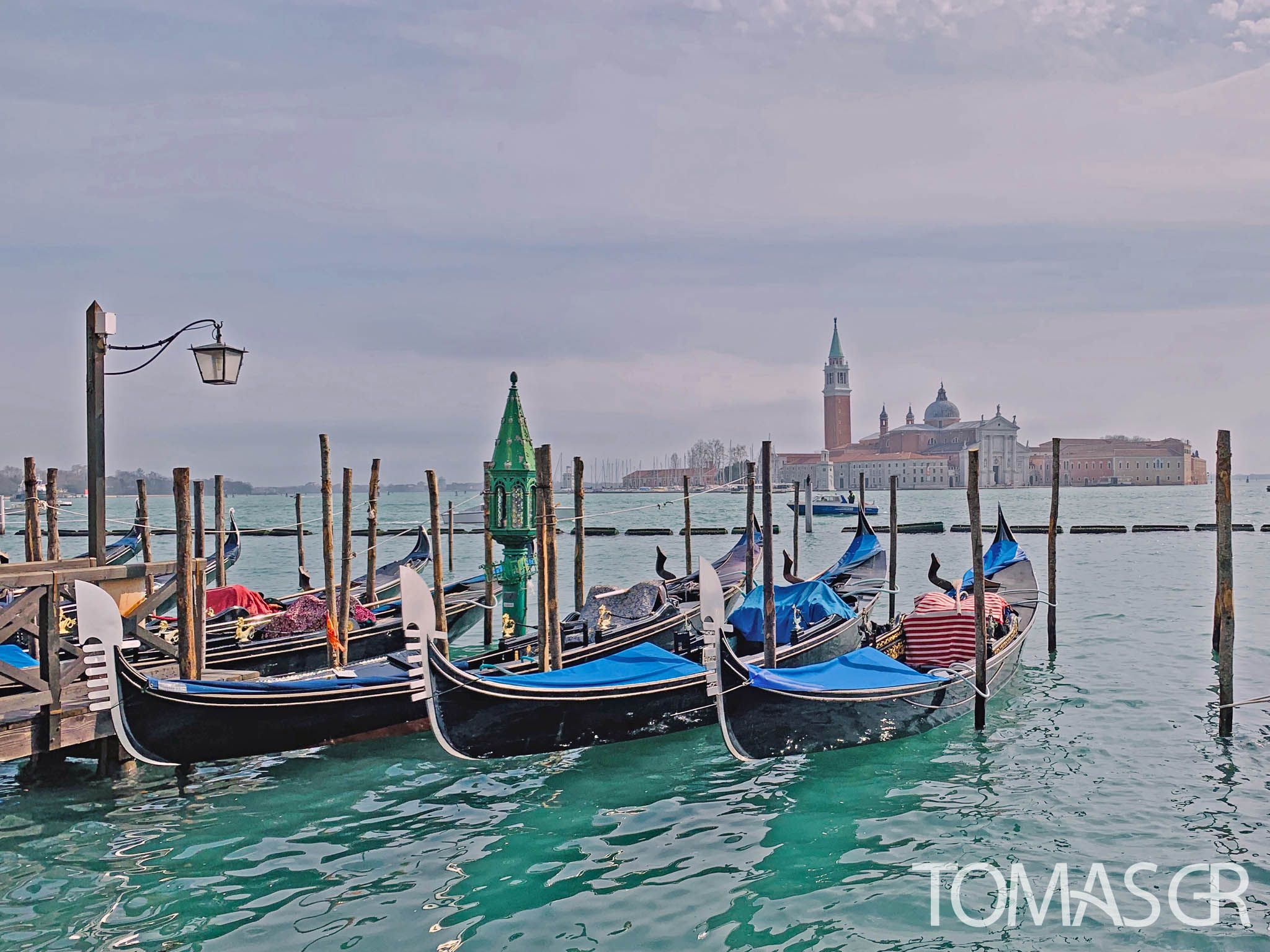 Tomas Gonzalez de Rosenzweig - Venice Gondolas