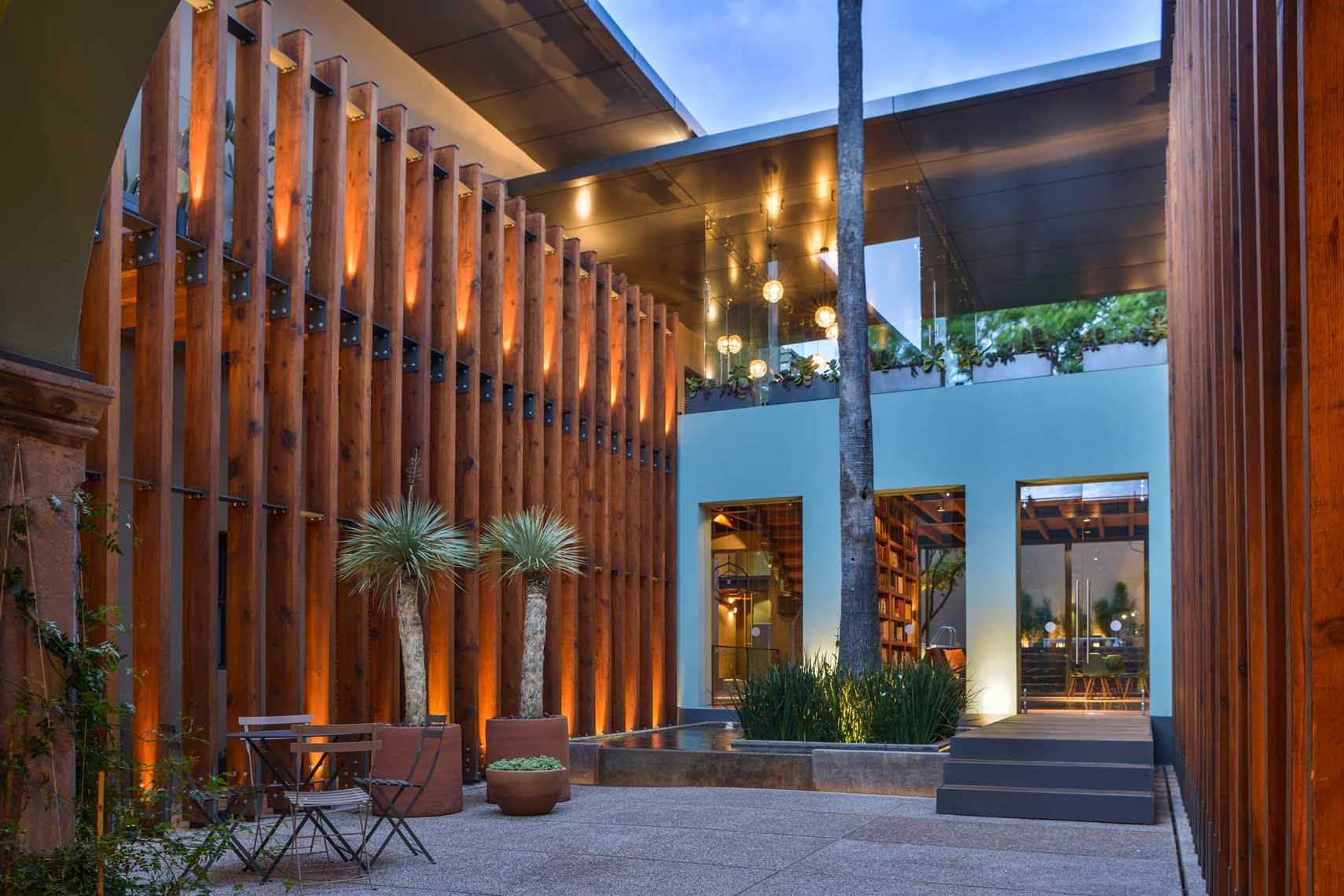 Hotel Criol Queretaro - Main Patio